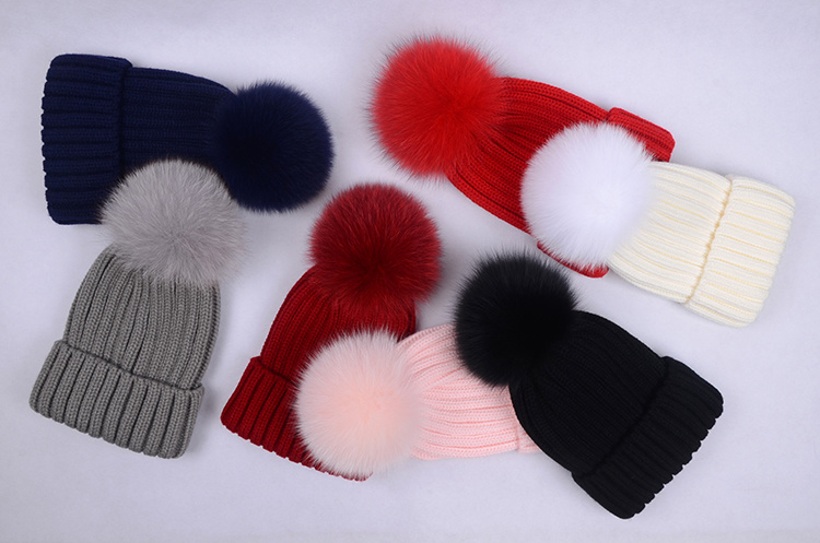 100% Acrylic Custom Fur Winter Warm POM POM Knitted Beanie Hat