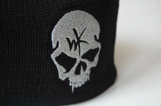 100% Acrylic Custom Warm Winter Beanie Knitted Hat with Skull Embroidered for Man Women