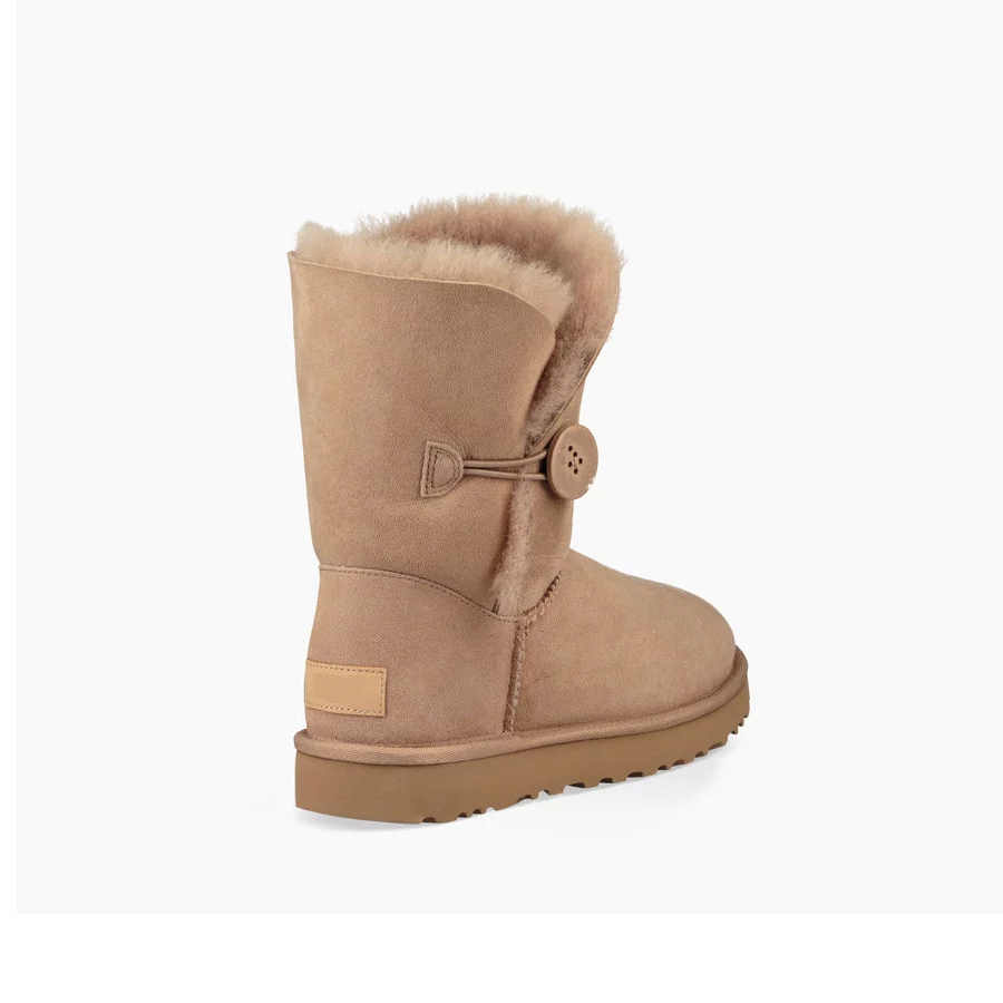 New Arrival Fashion Style Warm Decorative Buttons Women Fur Boots for Winter