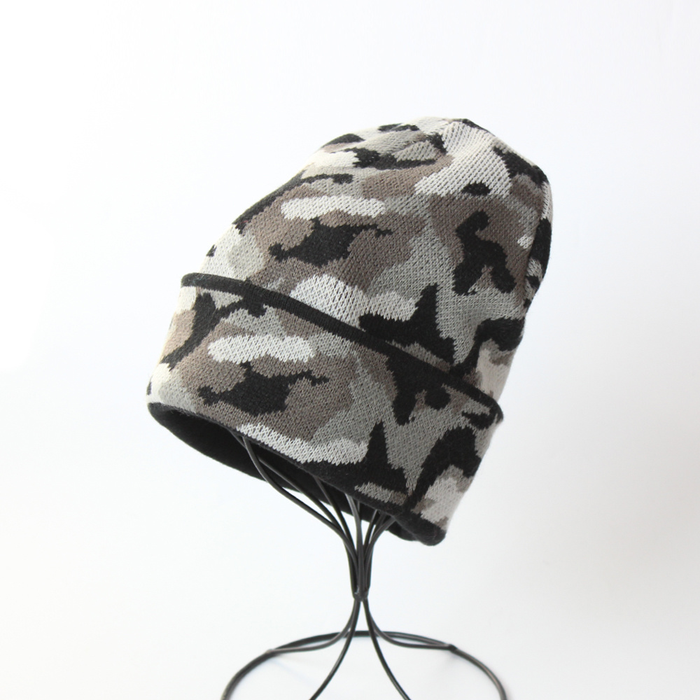 BSCI Audit 100% Acrylic Knitted Hat Thickened Fleece Lining Army Camouflage