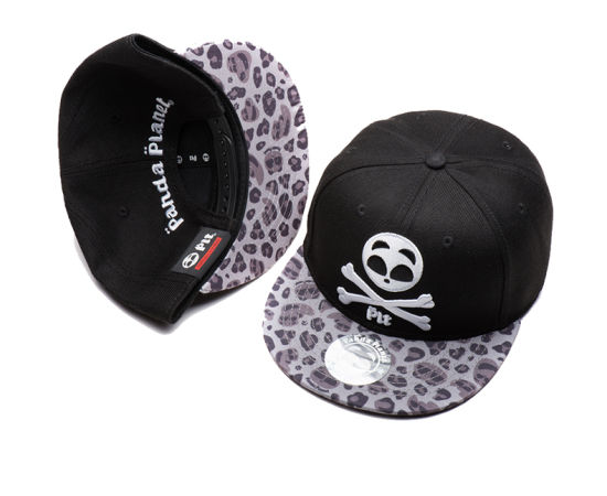 6-Panel Wholesale Black Embroidery Fashion Custom Snapback Caps Hats