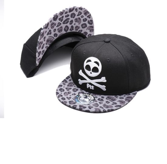 6-Panel Wholesale Black Embroidery Fashion Custom Snapback Caps Hats